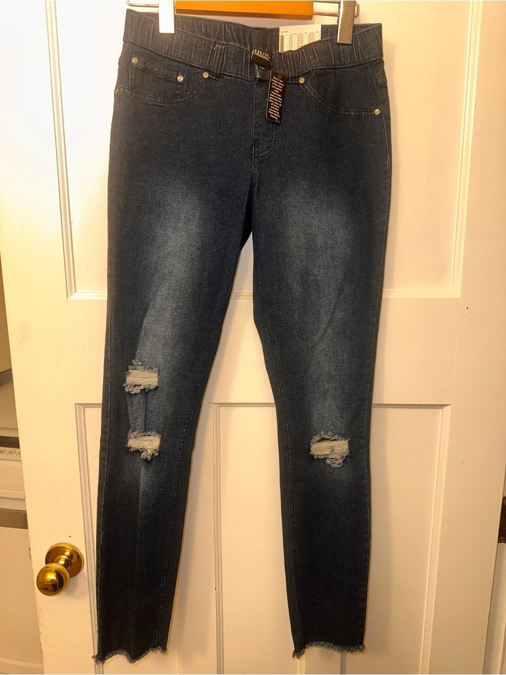 ⭐️ HUE Sm Dark Blue Denim Skinny Distressed Pull-On Jeans NWT